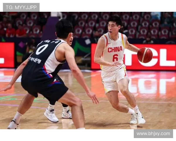 中国男篮力克韩国晋级亚洲杯四强 赛场表现亮眼展现强大实力
