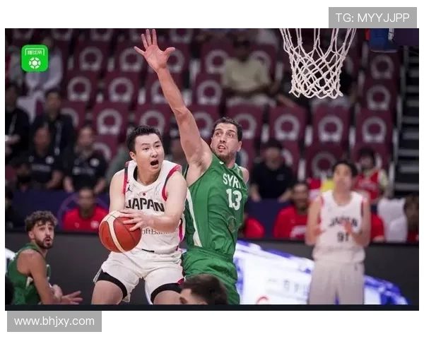 中国男篮逆转击败日本队 晋级亚洲杯四强展现强劲实力