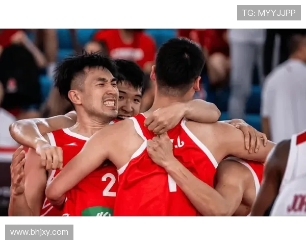 中国男篮新阵容亮相世界杯备战赛 展现出强大潜力与团队协作精神